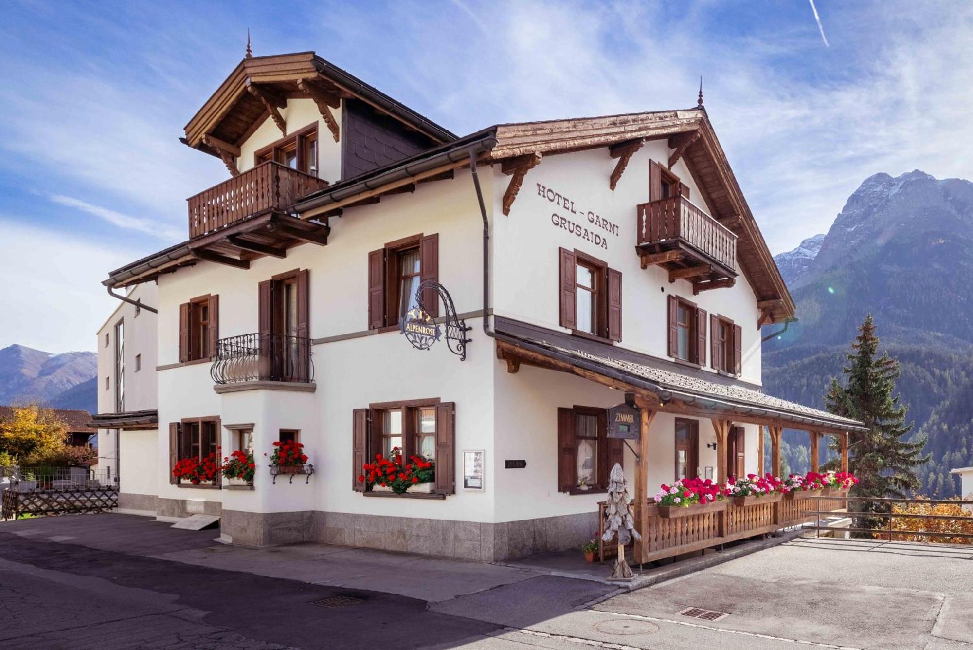Garni Alpenrose - Grusaida Scuol Exterior photo